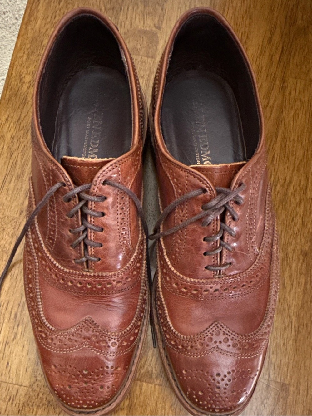Allen Edmonds Menās 8.5 Brown Leather Wingtip Brogue Oxford Lace-Up
